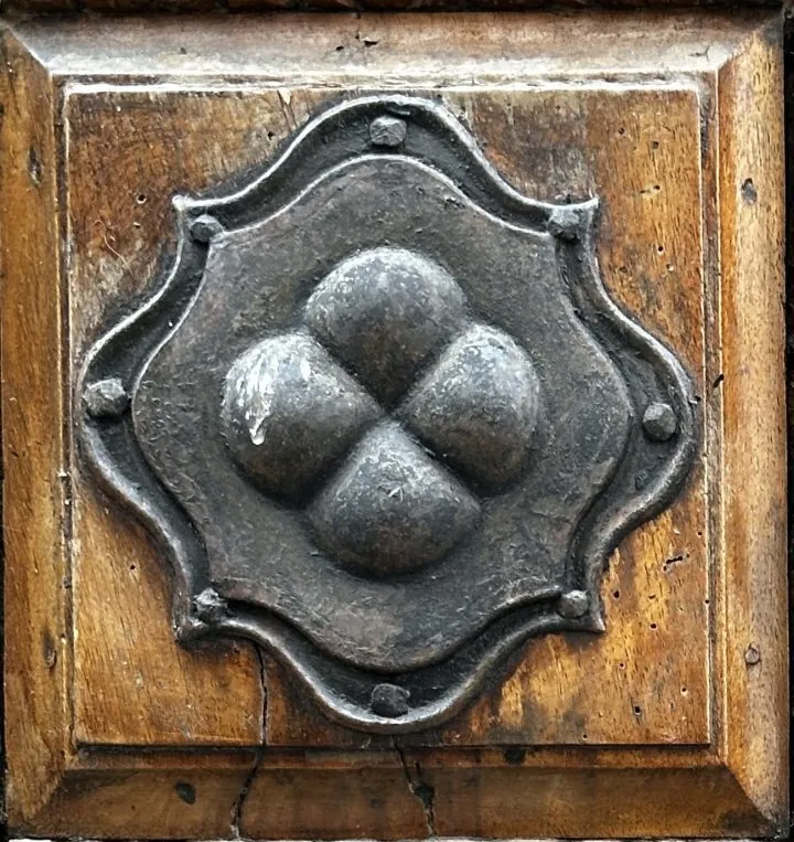 Ornament: photograph for the focus mode