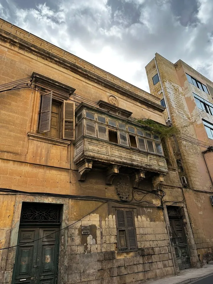 Full facade: photograph for the elevation mode
